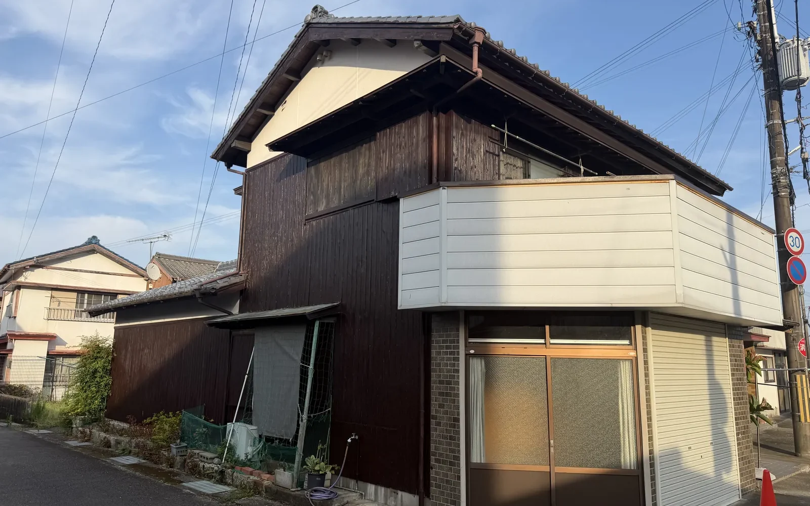 那智勝浦町天満の静かな環境に立地する戸建物件