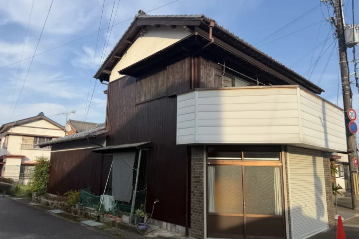 那智勝浦町天満の静かな環境に立地する戸建物件